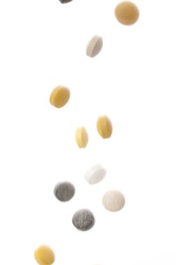 Masada bir sürü hap var, kapat.