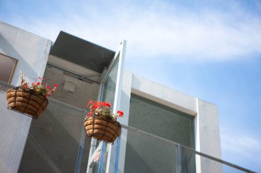 Şehrin modern binası