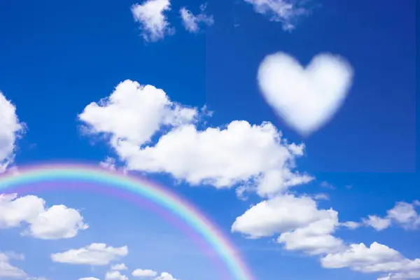 Nube Forma Corazón Cielo Azul —  Fotos de Stock