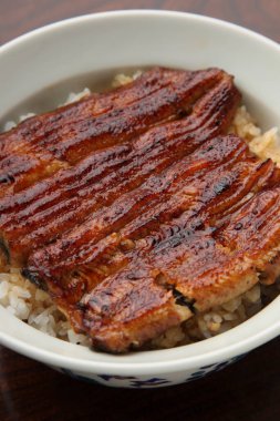 Unadon 'un mutfak fotoğrafı, Izgara Eel Rice Bowl, popüler bir Japon lezzeti. 