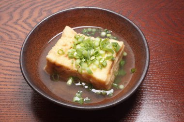 Lezzetli Asya yemeklerinin yakın çekim görüntüsü