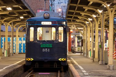 İstasyondaki tren raylarında