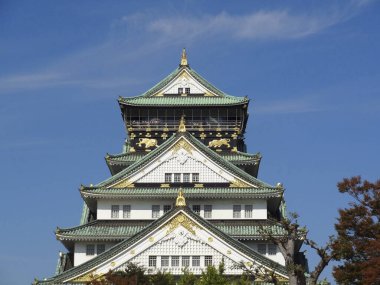 Japonya 'daki Osaka Kalesi' nin manzaralı görüntüleri.