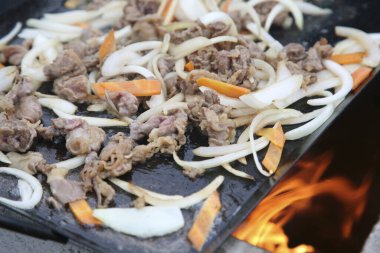 Tatli çanak hazirlamanin yakin görüntüsü