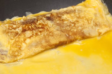 Yumurtalı gözleme, yakın çekim.