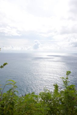 Dağın tepesinden güzel deniz manzarası