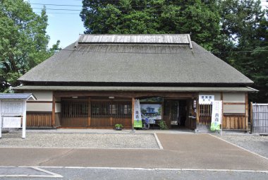 Tapınak manzarası, geleneksel Japon mimarisi.