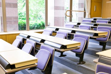 Sandalyeli boş sınıf, eğitim kavramı