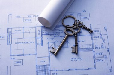 plan üzerinde ev anahtarları, yakın plan görünümü.        