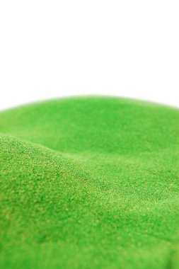 beyaz zemin üzerine yeşil çim sahası