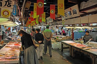 Noto Shokusai Ichiba, Namı diğer Noto Shokusai Pazarı, Nanao, Ishikawa Bölgesi, Japonya