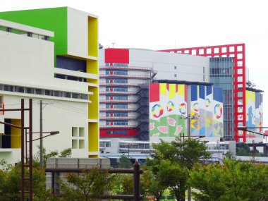 Gündüzleri modern şehir binalarının manzarası 