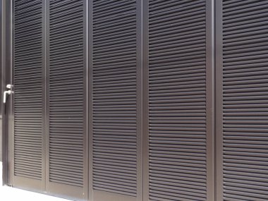 modern siyah kapı arkası 