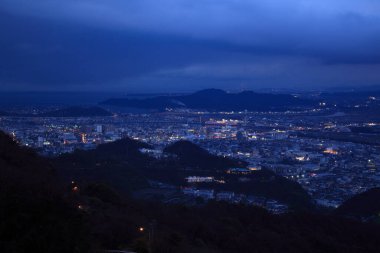 Güzel şehir manzarasının havadan görüntüsü 