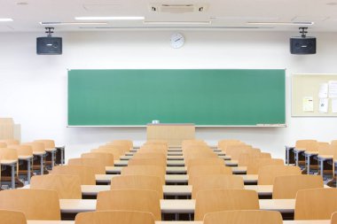 Tahtası olan boş sınıf