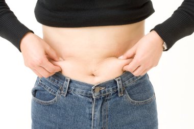 Göbeğini ölçen kadın