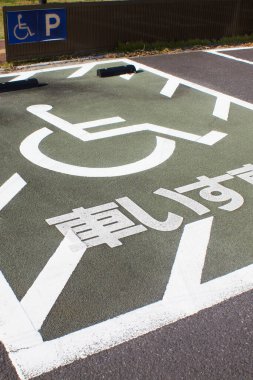 Engelliler için park yeri işaretleme