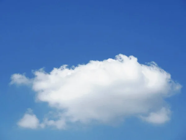 Plano Escénico Hermoso Cielo Azul Con Pequeñas Nubes — Foto de Stock