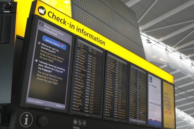 Modern Japon Havaalanı Terminali Dijital Havalimanı Tahtası 