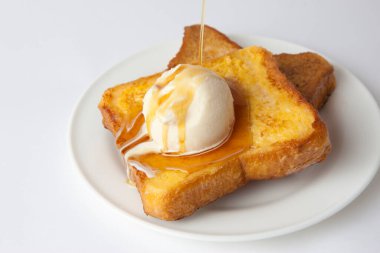 Ballı tost ekmeği ve dondurma. 