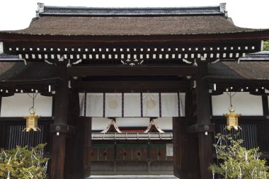 Tapınak manzarası, geleneksel Japon mimarisi.