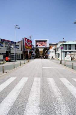 şehir arkaplan görünümündeki modern bina