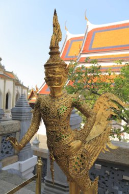 Bangkok, Tayland 'daki Wat Phra Kaew Tayland' ın kutsal bir tapınağıdır ve Tayland büyük sarayının bir parçasıdır. Tapınak antik bir Zümrüt Buda 'ya ev sahipliği yapar.