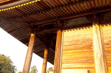 Antik Japon tapınağının manzaralı görüntüsü