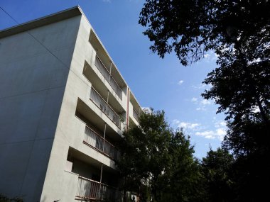 Şehrin modern binası