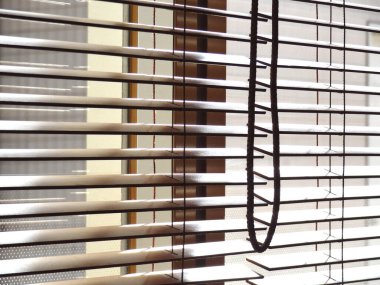 arkaplanda modern pencere perdeleri, kapat