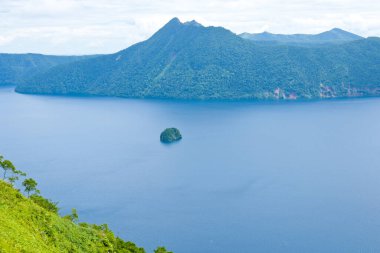 deniz ve dağ uçurumları 