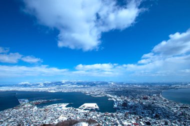 Hakodate Dağı 'ndan güzel havada panoramik manzara. Hakodate Gözlemevi, Japonya