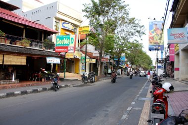 Bali sokaklarında hareketlilik