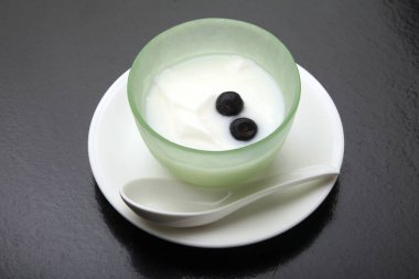 Japon tatlısı taze, yakın bir manzarada.