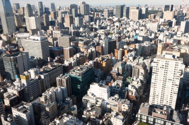 Tokyo, Japonya 'da binaları olan modern şehir manzarası