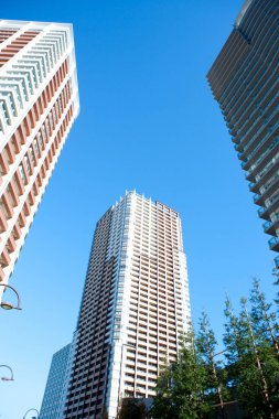 Şehirdeki modern binalar. Tokyo, Japonya 