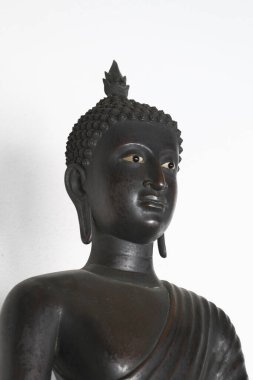 Tapınaktaki siyah Buda heykelini kapatın.