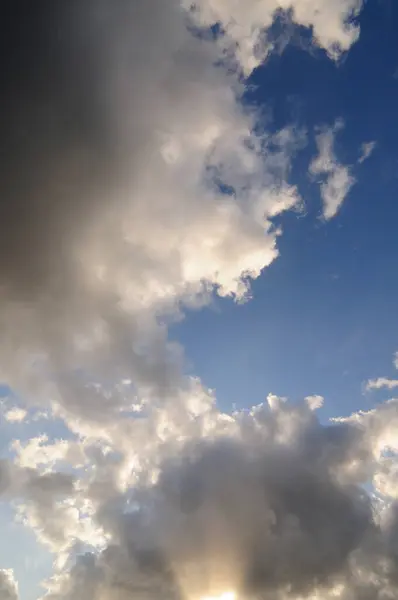 Vacker Naturlig Utsikt Med Moln Himlen — Stockfoto