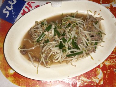 Lezzetli bir Asya yemeğinin yakın çekim görüntüsü