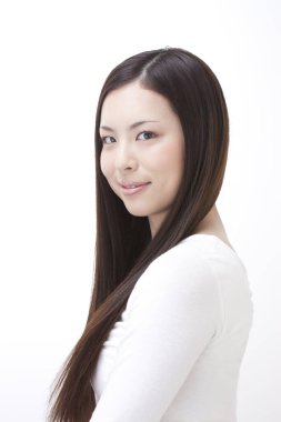 genç kadın kamera Studio bakarak