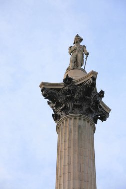 Şehirdeki ünlü tarihi heykel manzarası