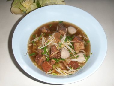 Lezzetli bir Asya yemeğinin yakın çekim görüntüsü