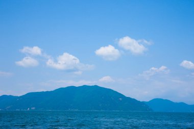 mavi gökyüzü yeşil alan arkaplan görüntüsü