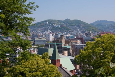 Japonya 'nın Nagasaki kentindeki Glover Garden, 19. yüzyılın ortalarında liman açıldıktan sonra Nagasaki' ye yerleşen yabancı tüccarların konutlarını koruyan açık hava müzesi.. 