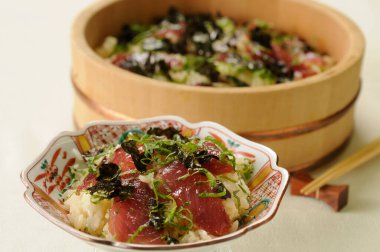 Lezzetli Japon yemeklerini yakından izleyin.