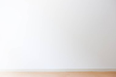 boş ahşap zemin ve beyaz duvar arkaplanı