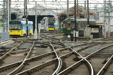 İstasyonda halk trenleri, Japonya 'da demiryolları