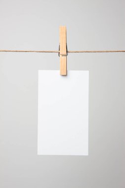 İpte asılı boş kart, boşluğu kopyala 