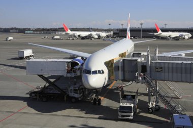 Havaalanında yolcu uçağı