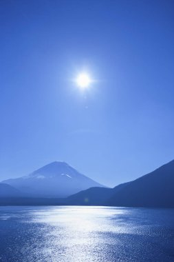 Mavi gökyüzü ve Fuji dağı, Japonya